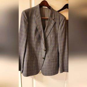 Men's ARMANI GREY SUIT SIZE 44R !!!